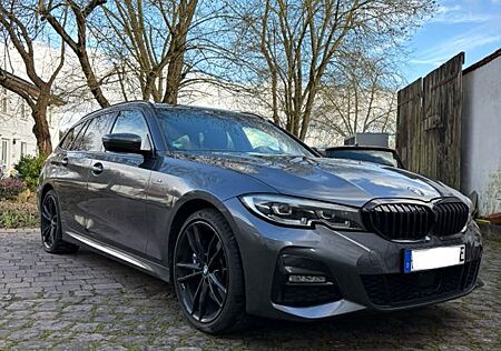 BMW 330e Touring M Sport Paket 1.Hand Unfallfrei