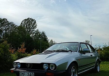Alfa Romeo GTV 6