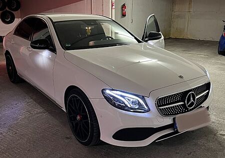 Mercedes-Benz E 200 AVANTGARDE Autom. AVANTGARDE