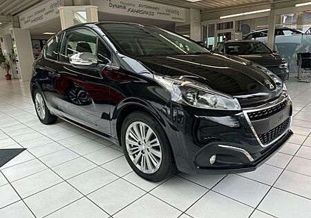 Peugeot 208 Allure,Automatik,Pdc,8x-Reifen,Schekheft