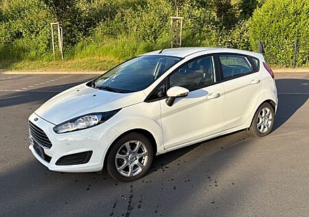 Ford Fiesta mit SYNC, Sitzhzg & Frontscheibenhzg