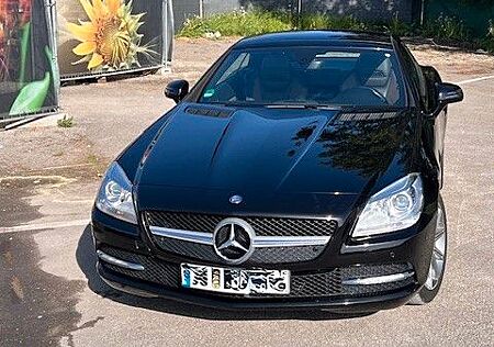 Mercedes-Benz SLK 200 BlueEFFICIENCY -