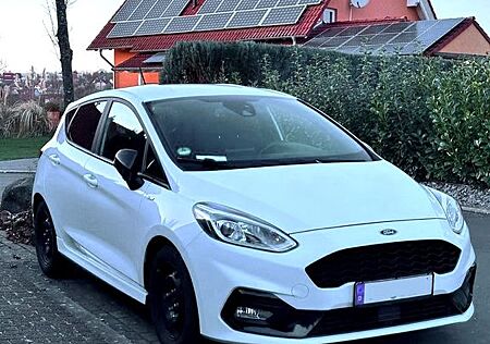 Ford Fiesta ST-Line 140PS, ATM 2000km, 8 Fach bereift