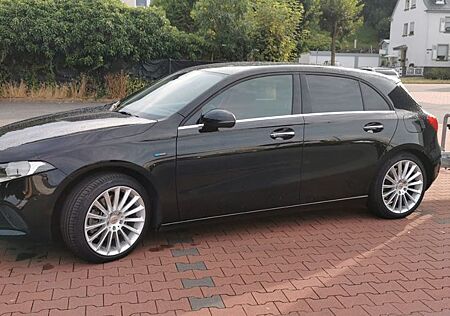 Mercedes-Benz A 250 e TÜV+Insp NEU 8fachAlu PHEV AHK