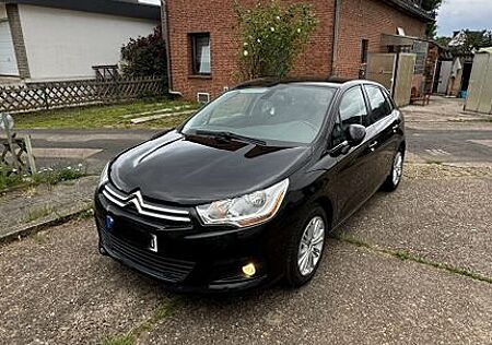 Citroën C4 II STUFENHECK / Vorne Reifen Neu + Klötze