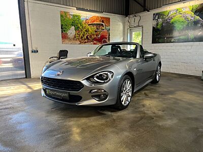 Fiat 124 Spider Lusso 1 Hand