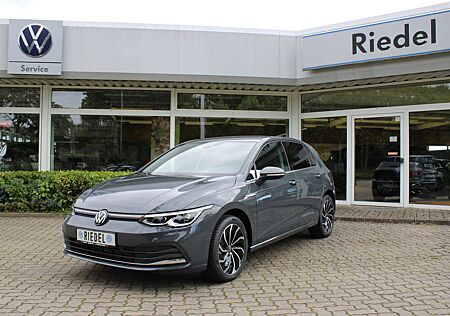 VW Golf Volkswagen VIII 1.5 eTSI DSG Style, AHK, Navi, LED