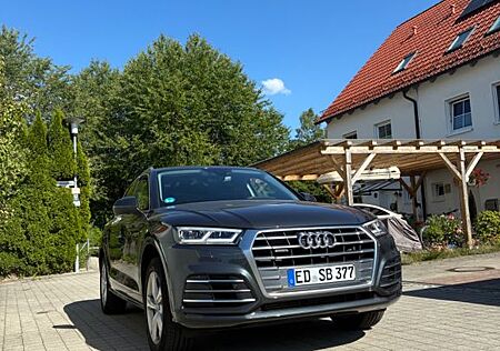 Audi Q5 45 TFSI S tronic quattro -