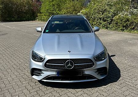 Mercedes-Benz E 300 de T AMG+PANO+360+AHK+MULTIB