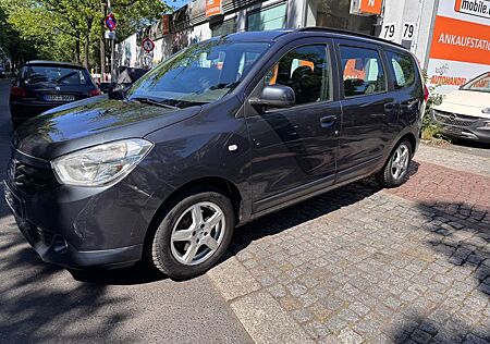 Dacia Lodgy LAUREATE KLIMA NAVI PDC 8-FACH 1-HAND