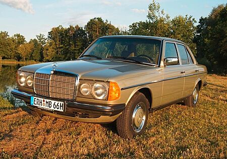 Mercedes-Benz 300 W123 300D TOP-ZUSTAND H-KENNZEICHEN