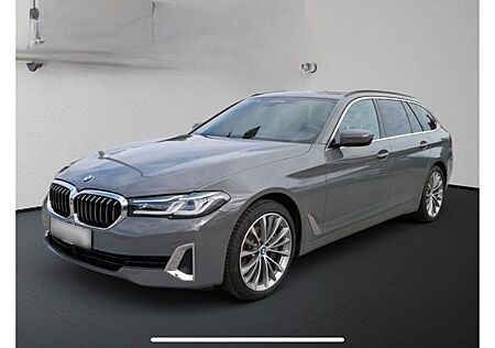 BMW 530 530dxDrive Touring Luxury Massage H&K AHK StHz