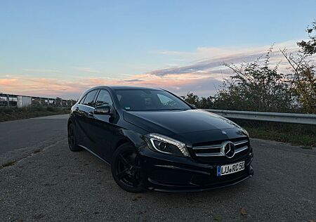 Mercedes-Benz A 200 BlueEFFICIENCY AMG Sport AMG Sport