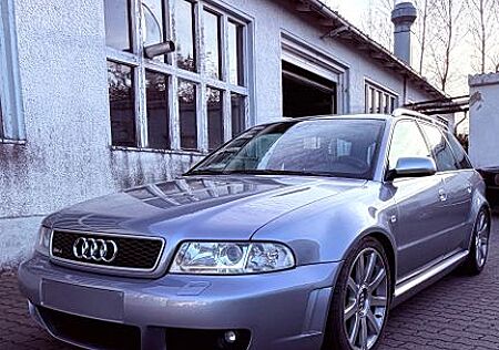 Audi RS4 2.7 quattro - top gepflegt