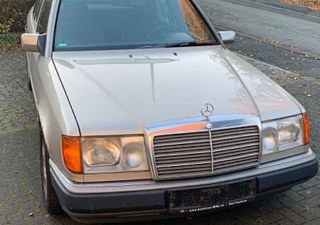 Mercedes-Benz 200 D