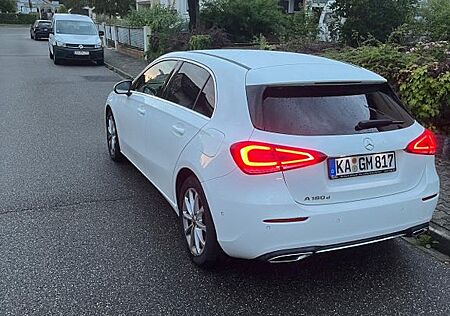 Mercedes-Benz A 180 d DCT -