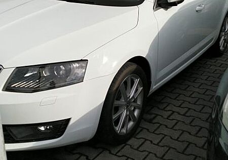 Skoda Octavia 2.0 TDI DSG Style Combi Style