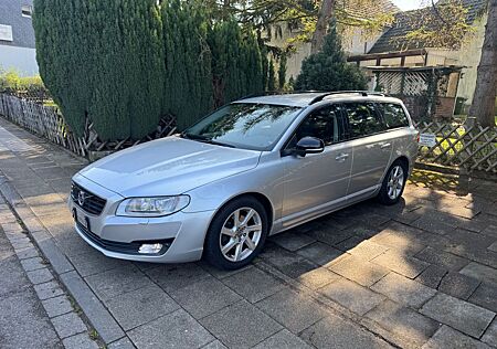 Volvo V70 D4 Kombi Black Edition Aut.*Navi*Xenon*Leder