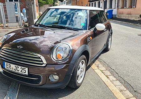 Mini Cooper D mit Panoramadach. Service + TÜV neu