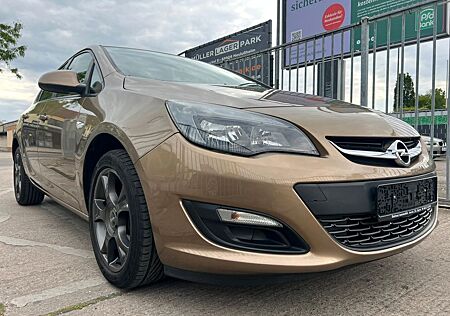 Opel Astra J Lim. 5-trg. Fun