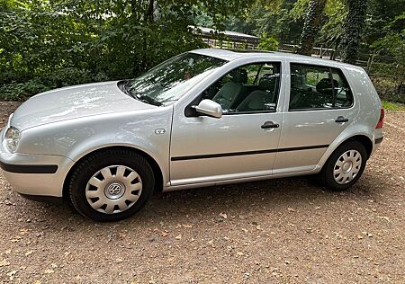 VW Golf Volkswagen 1.6 Auto Highline Highline