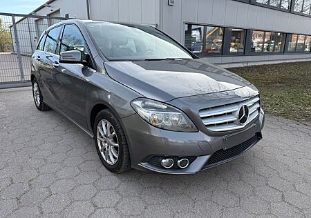 Mercedes-Benz B 180 CDI-Automa-Navi-Ambiente-PDC-Tempo-COC-TOP