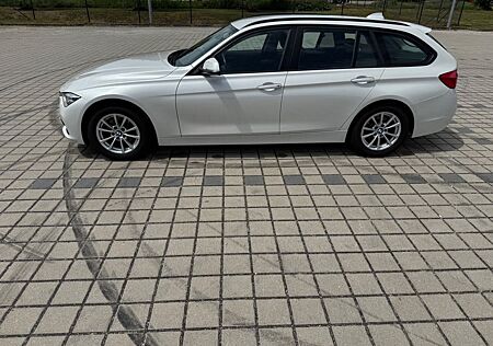 BMW 318d Touring Advantage Advantage