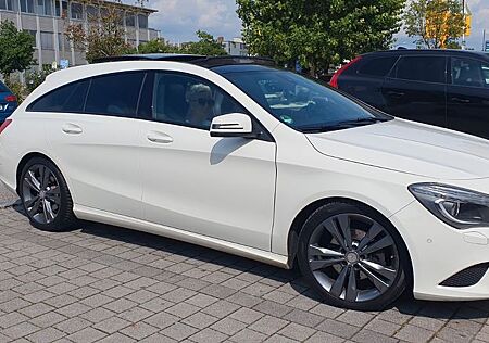 Mercedes-Benz A 180 AMG Line AMG Line