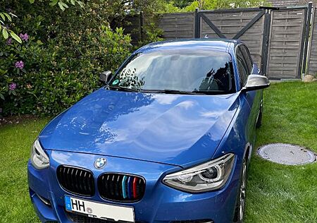 BMW M135i - Scheckheft, Navi, BiXenon, SHZ, uvm.