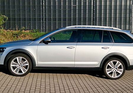 Skoda Octavia Top Kombi 2.0 TDI 183PS DSG 4x4 Scout