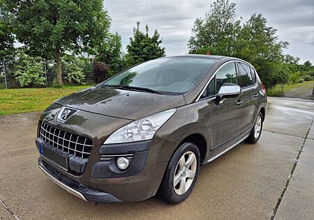 Peugeot 3008 Platinum*Panorama*Klima*8-fach bereift