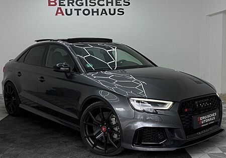 Audi RS3 Limo*NO-OPF*KERAMIK*PANO*SCHALE*KAM*MATRIX*