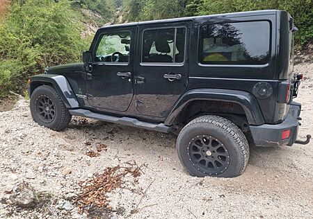 Jeep Wrangler 2.8l CRD Unlimited Sahara Automatik...