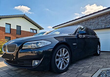 BMW 520d Alarm, StandHZ, Kurvenlicht, Toterw., Leder