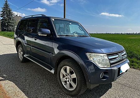 Mitsubishi Pajero 3,2 DI-D Instyle Automatik Instyle