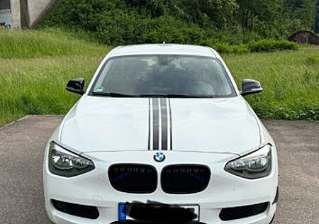BMW 114i Sport Line Sport Line