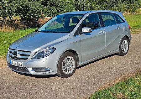 Mercedes-Benz B 200 d 4MATIC DCT -