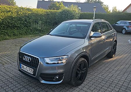 Audi Q3 2.0 TFSI S tronic quattro -