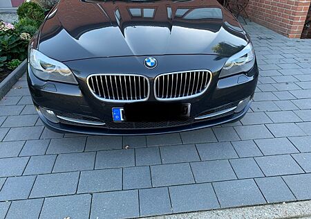 BMW 530d Touring -blue Performance