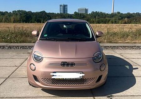 Fiat 500E "la Prima" Limousine 42 kWh La Prima