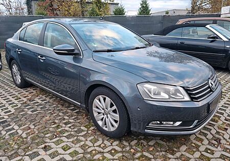 VW Passat Volkswagen Lim. Comfortline * Xenonlicht