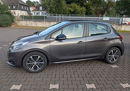 Peugeot 208 1.2 Active PureTech 82 - 1. Hand - SH-gepfl.