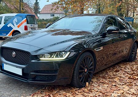 Jaguar XE 20d 180PS Automatik, TÜV 12.2026, Leder, LED