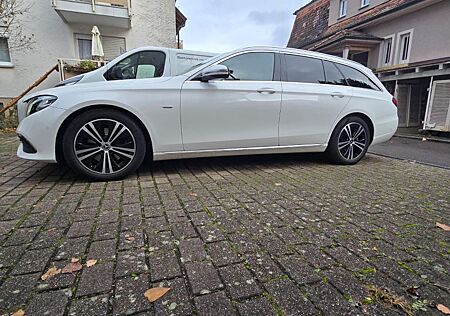 Mercedes-Benz E 220 d T Autom. Sport