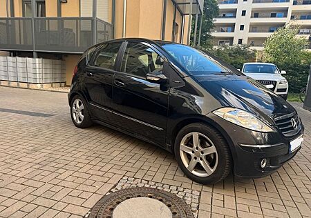 Mercedes-Benz A 200 AVANTGARDE Avantgarde TÜV 10/26