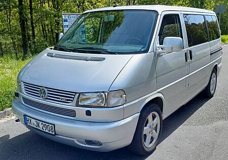VW T4 Caravelle Volkswagen 2,5-l-Diesel TDI 111kW Flügeltüren