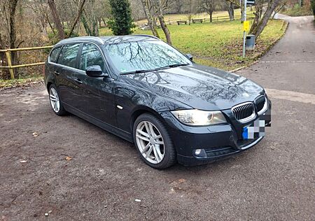 BMW 330d xDrive Touring/NAVI/PDC