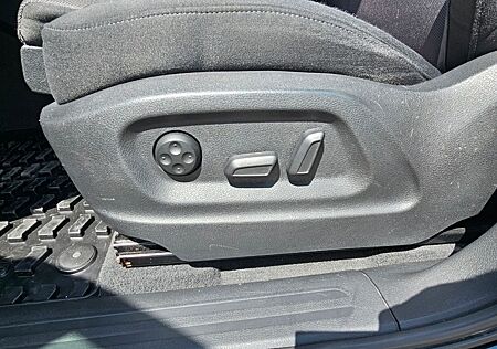 Audi Q5 2.0 TDI DPF 105kW quattro -