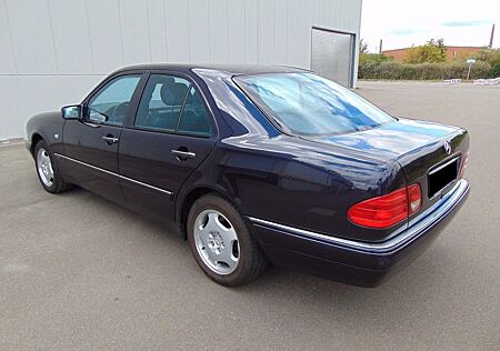 Mercedes-Benz E 280 4MATIC AVANTGARDE Avantgarde