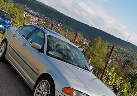 BMW 320i -